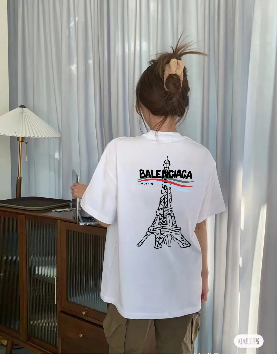 P80✨🔥 BALENCIAGA Paris lettering printed short-sleeved T-shirt. Custom-woven and dyed 300 grams of combed cotton heavyweight fabric. Zero color difference in threads. Perfect details. Different from the current currency version. Welcome to compare. Same Style for men and women. Must-sell in the picture above. Color: White Black Size: 1 2 3 4